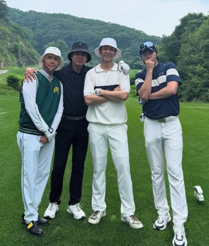 손지창, 男스타들과 친분샷 “이홍기 소개로 이승기·장근석 첫 만남”