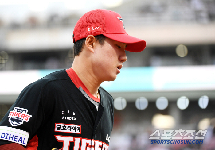'박찬호-최원준' 멘탈 케어까지 → 꽃범호 "심리적으로 다운 안 되도록 …