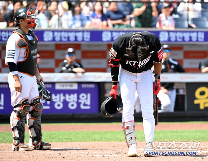 '새 유니폼 모델이었는데' KT 장진혁, 이제서야 대전 신구장 첫 방문.…