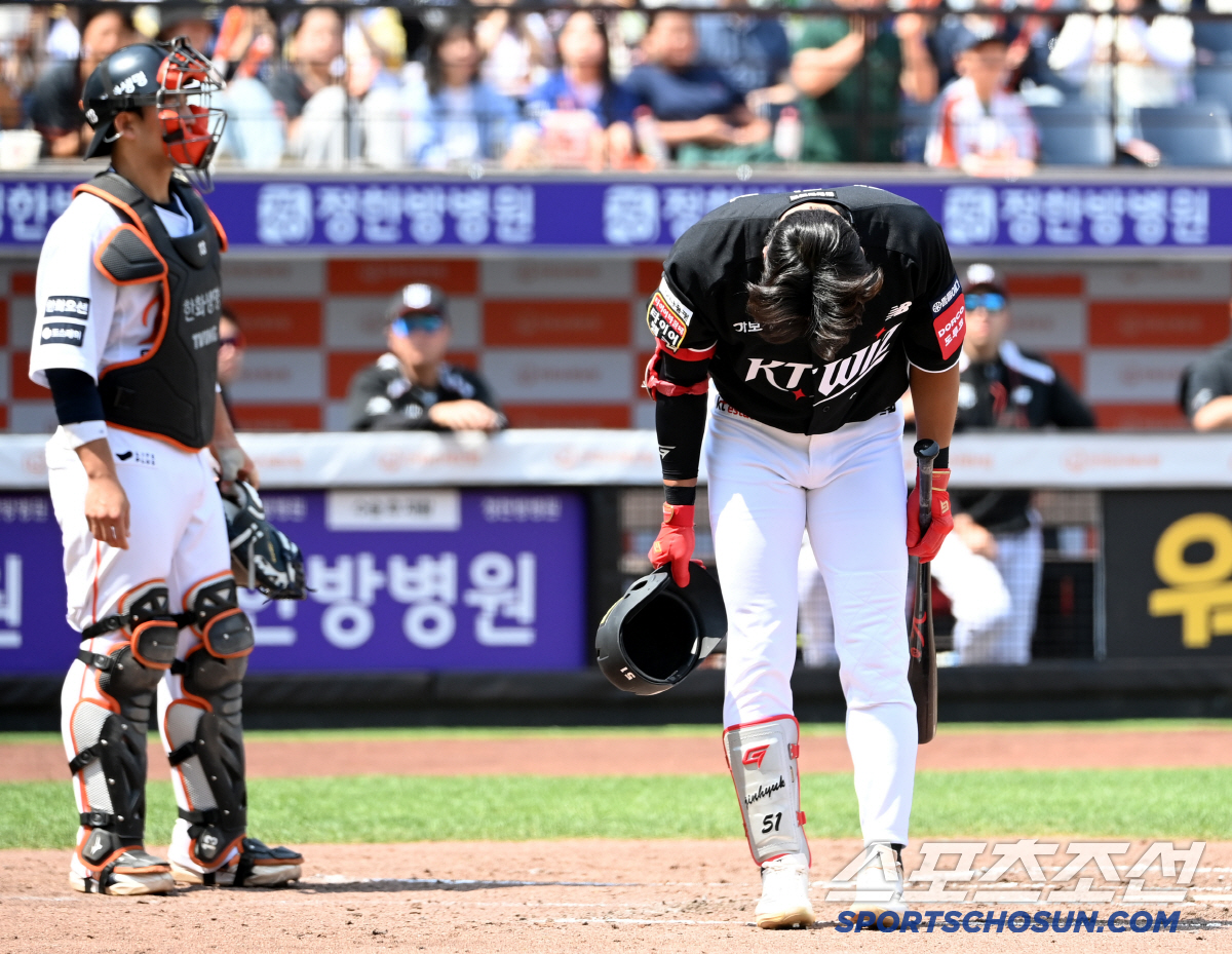 '새 유니폼 모델이었는데' KT 장진혁, 이제서야 대전 신구장 첫 방문.…