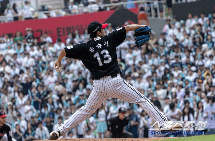 '빠따의 팀' 18안타 메가트윈스포 폭발 LG, 단 1안타 NC에 15대…