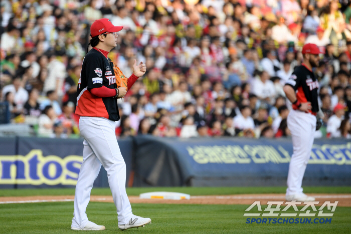 뜬공 놓쳐 2군행 → 복귀해서 또 놓쳤다.. KIA 예비 FA 최원준, …