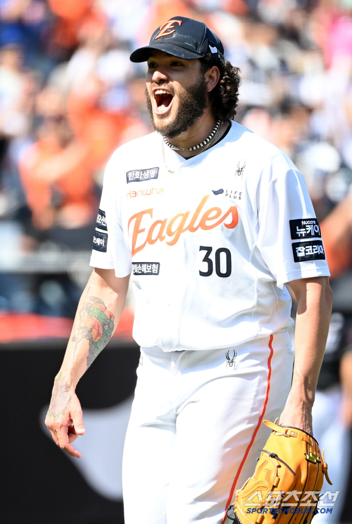 '1위-1위-1위-1위' 한화 이런 외국인 있었나…'ML 스카우트 집결' 205억 잭팟 MVP 뒤따를까
