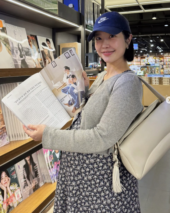 레이디제인, 출산 한 달 전 터질듯한 만삭 배 "쌍둥이 작다 해 많이 먹…