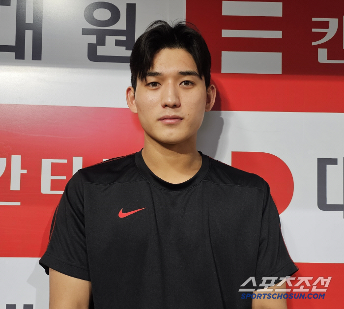 '160㎞' 아찔한 추억 → 쓰디쓴 현실…'벌써 3번째 유니폼' 24세 …