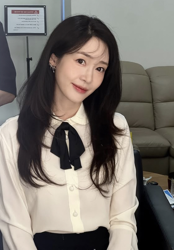 ‘남편 구속’ 성유리, 마음고생에도 활짝..여전한 요정 미모
