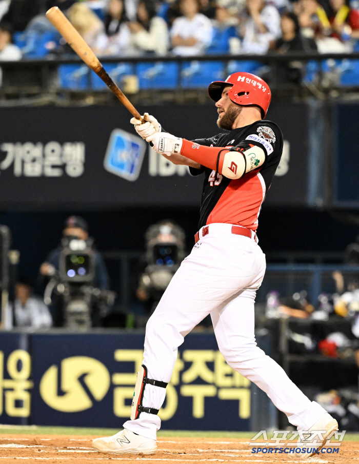 '드디어' 위즈덤+최원준 투런포 폭발! KIA 3연승…'감독 사퇴 강수' 두산 4연패