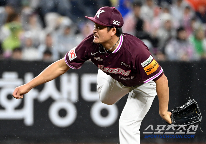 '캡틴' 송성문 대폭발! 결승 3점포 포함 6타점 → 빛바랜 전준우 20…