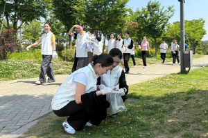 [게시판] 에어프레미아, 서울식물원서 객실승무원 환경보호 활동
