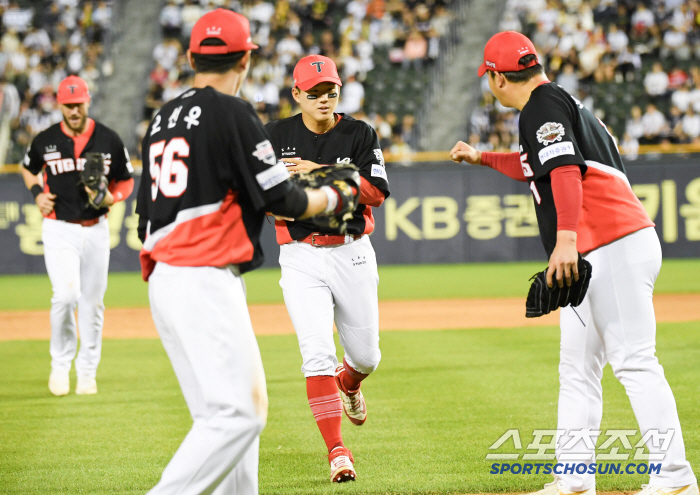 "1군 너무 당연해 행복한 줄 몰랐다" 최악의 예비 FA 시즌, 처절한 …