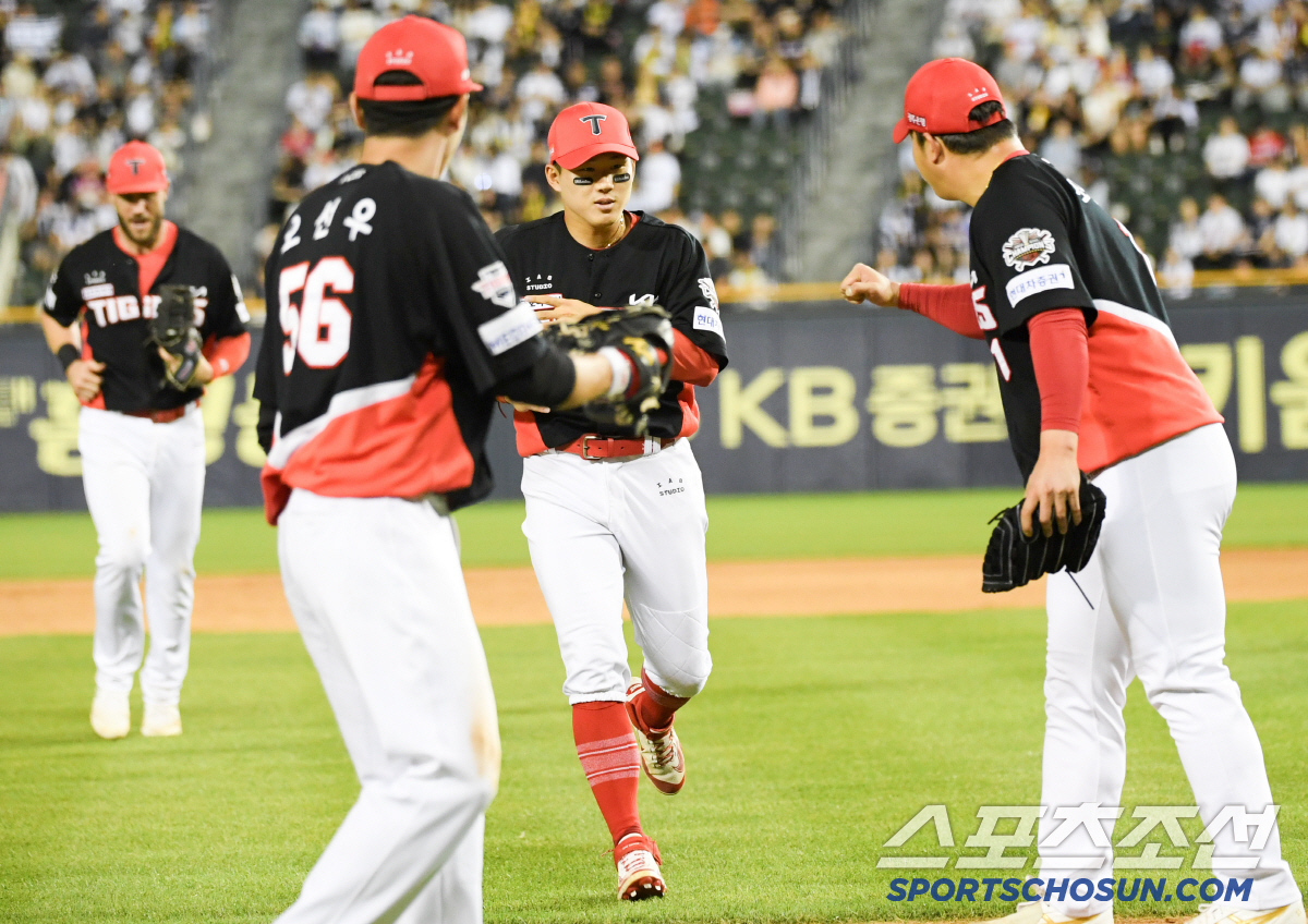 "1군 너무 당연해 행복한 줄 몰랐다" 최악의 예비 FA 시즌, 처절한 …