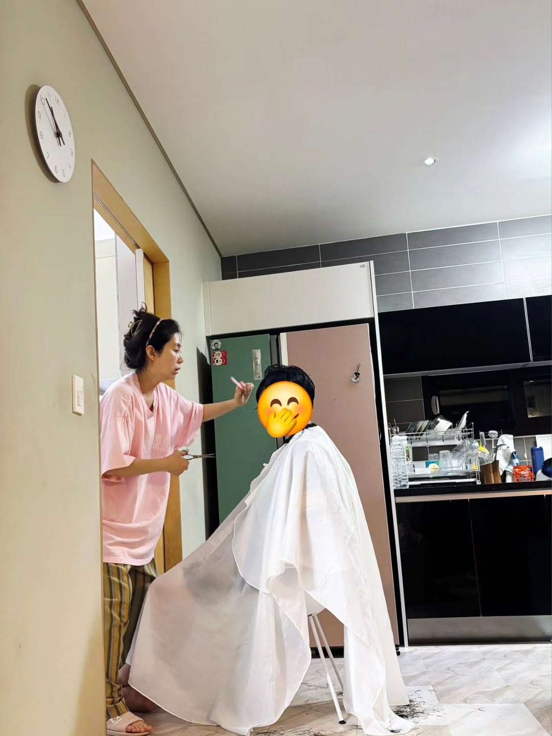 '설경구♥' 송윤아, 중3 子 머리도 직접 커트.."못하는 게 뭐야"