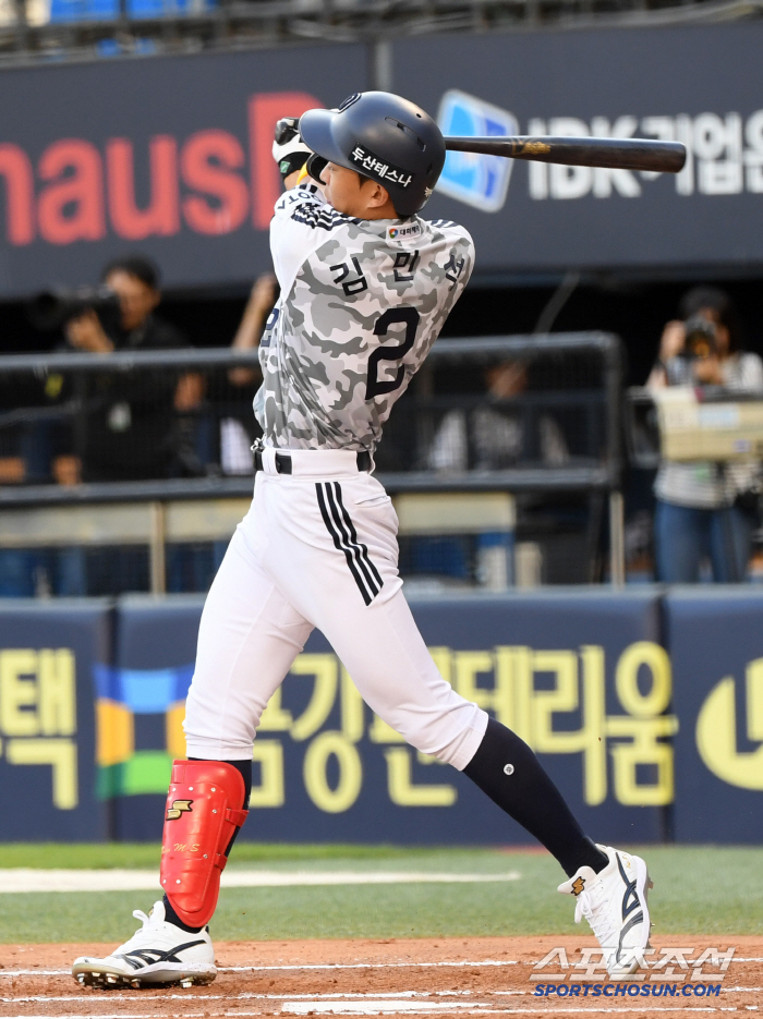 "저도 남아서 치고 갔습니다!"…이 기회 놓치면 바보다, 19살 신인도 …