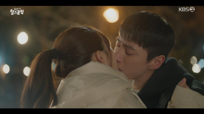[SC리뷰] 이준영, ♥정은지와 입맞췄다…"좋아합니다" 고백 ('24시 …