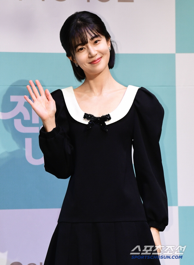 [공식] 얼굴 갈아 끼운 백진희, 2년 공백기 끝..윤균상X오나라 소속사…