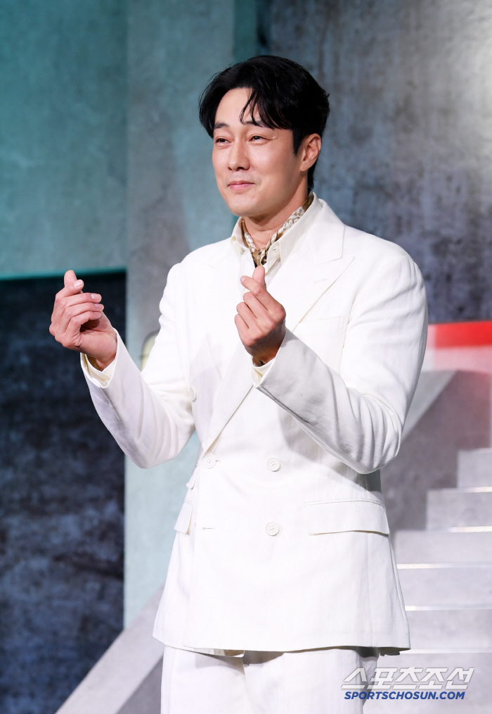 [포토] 소지섭 '하트'
