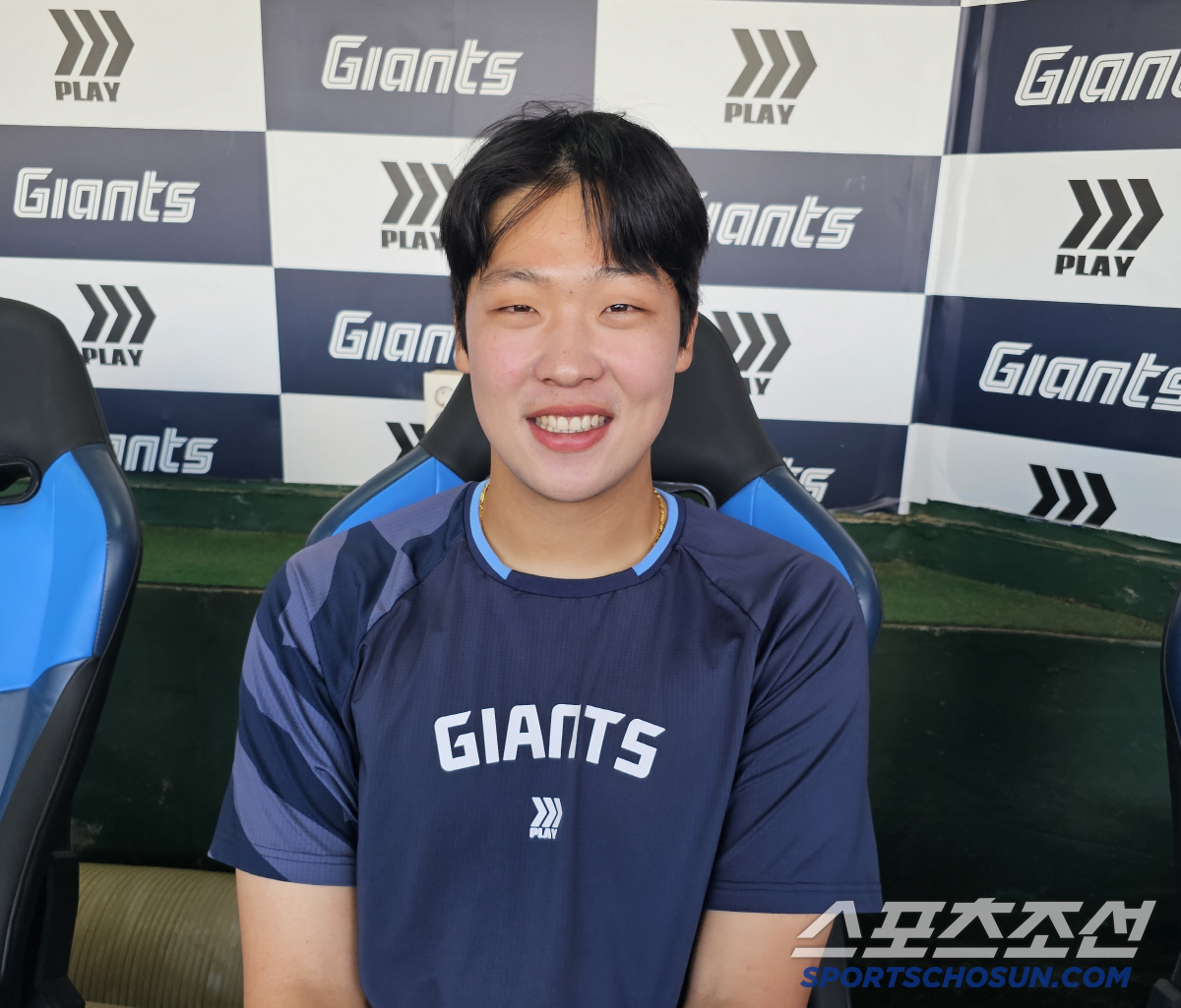 "내 팔이 아닌 느낌" 1년전 좌절 잊고픈 155㎞ 괴물 → 5선발 우뚝…