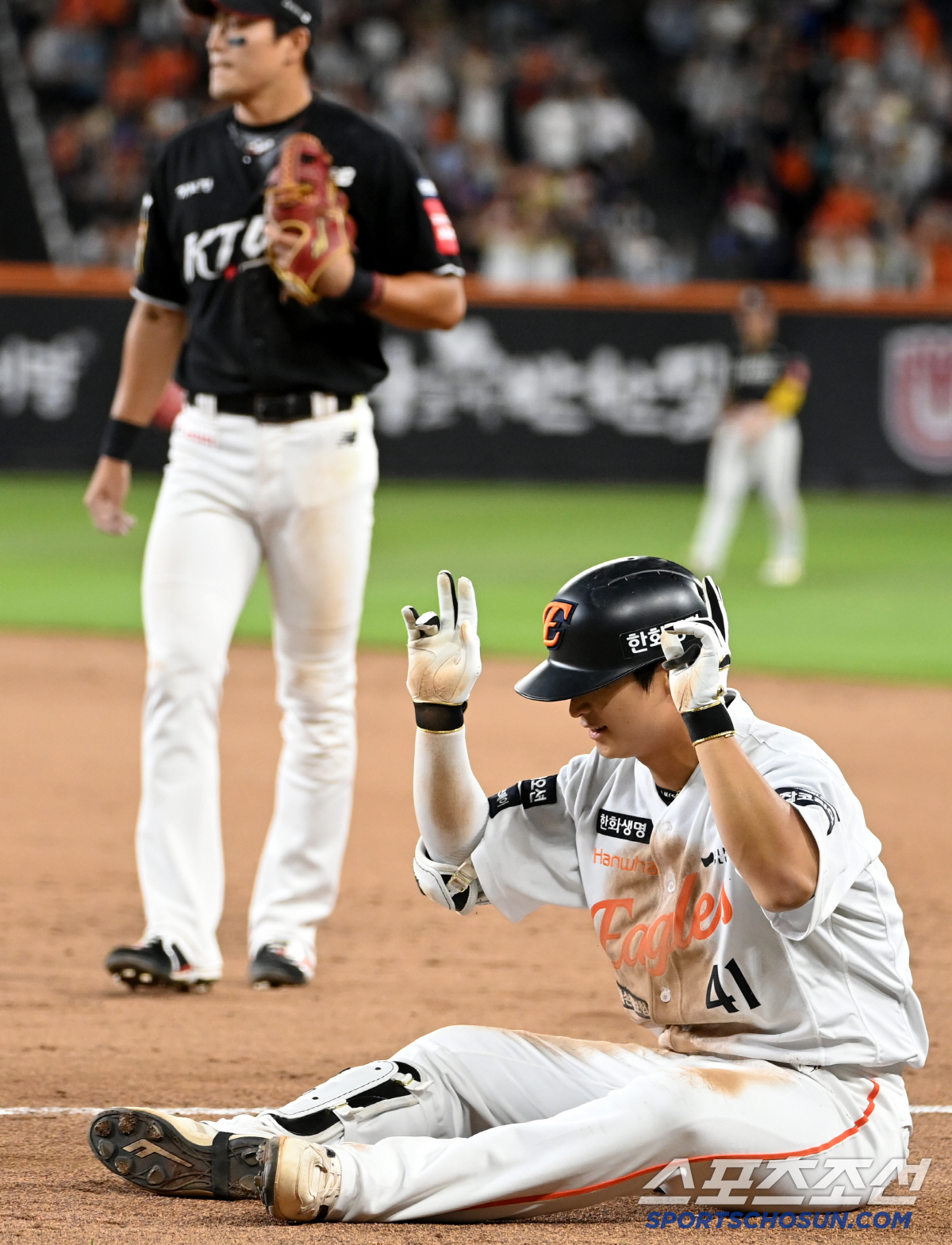 '만년9위→1위 도약' 느림보 군단, 대체 1년만에 무슨 일이… 달의 매…