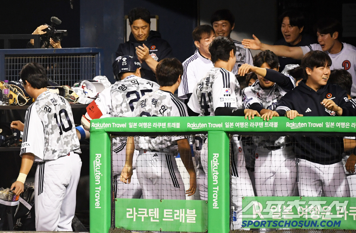 '연일 파격' 두산, '무지성 박키' 아니다 → 조성환 선언 "뛰어넘어라…