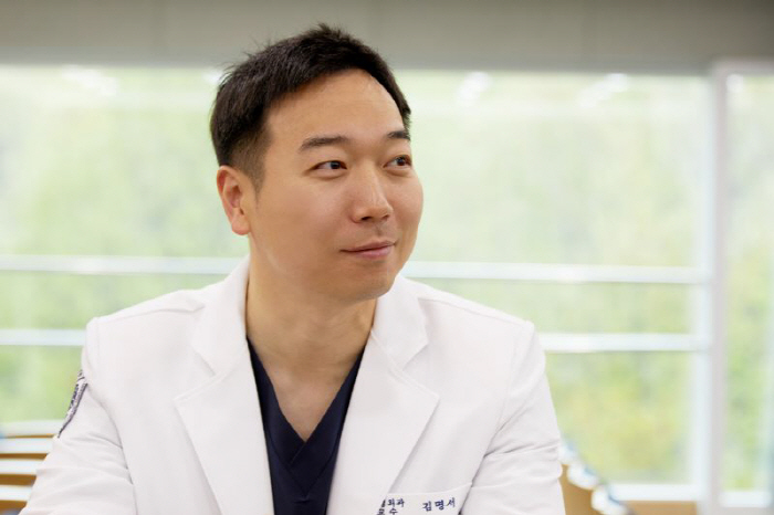 강동경희대병원 김명서 교수, 스프링거 네이처 '에디터 공로상' 수상