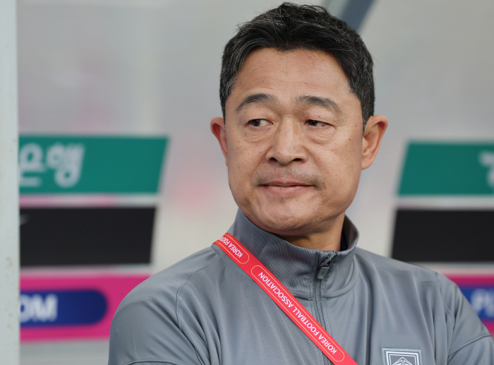 [호주전] 데뷔전 무득점, 벌써부터 걱정인 스트라이커...머리 아플 이민성 감독