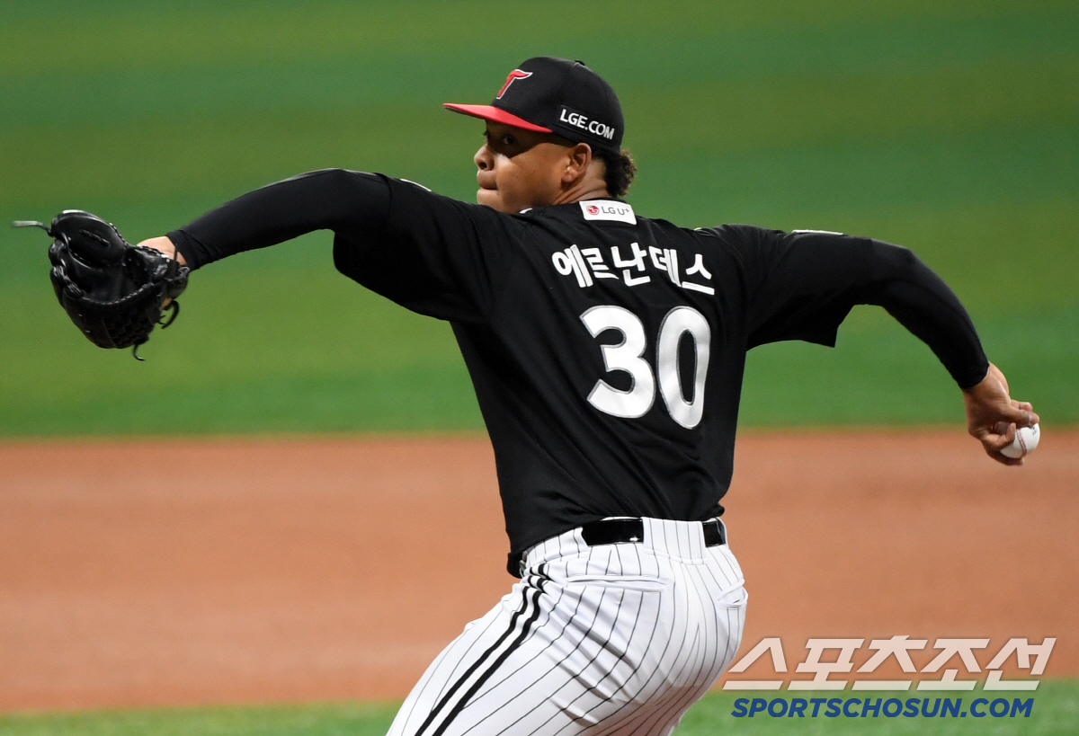 151㎞로 KKKKKKKK. 1위 위기 속 '엘동원' 6.1이닝 1실점,…