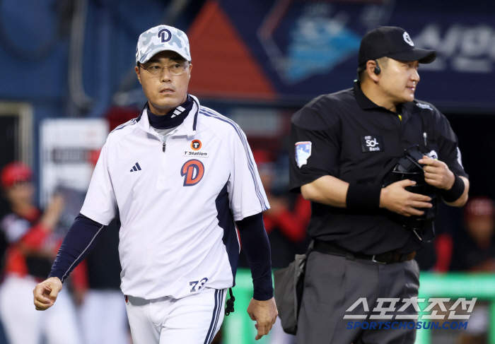 또 오심인가! 퇴장 일주일도 안 됐는데.. 감독 '열 받게' 하는 '눈대…