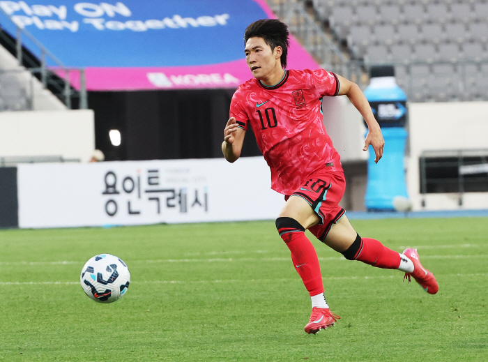 유럽 1년 만에 EPL 이적설...'韓 최고 유망주' 배준호, 이적설 심…