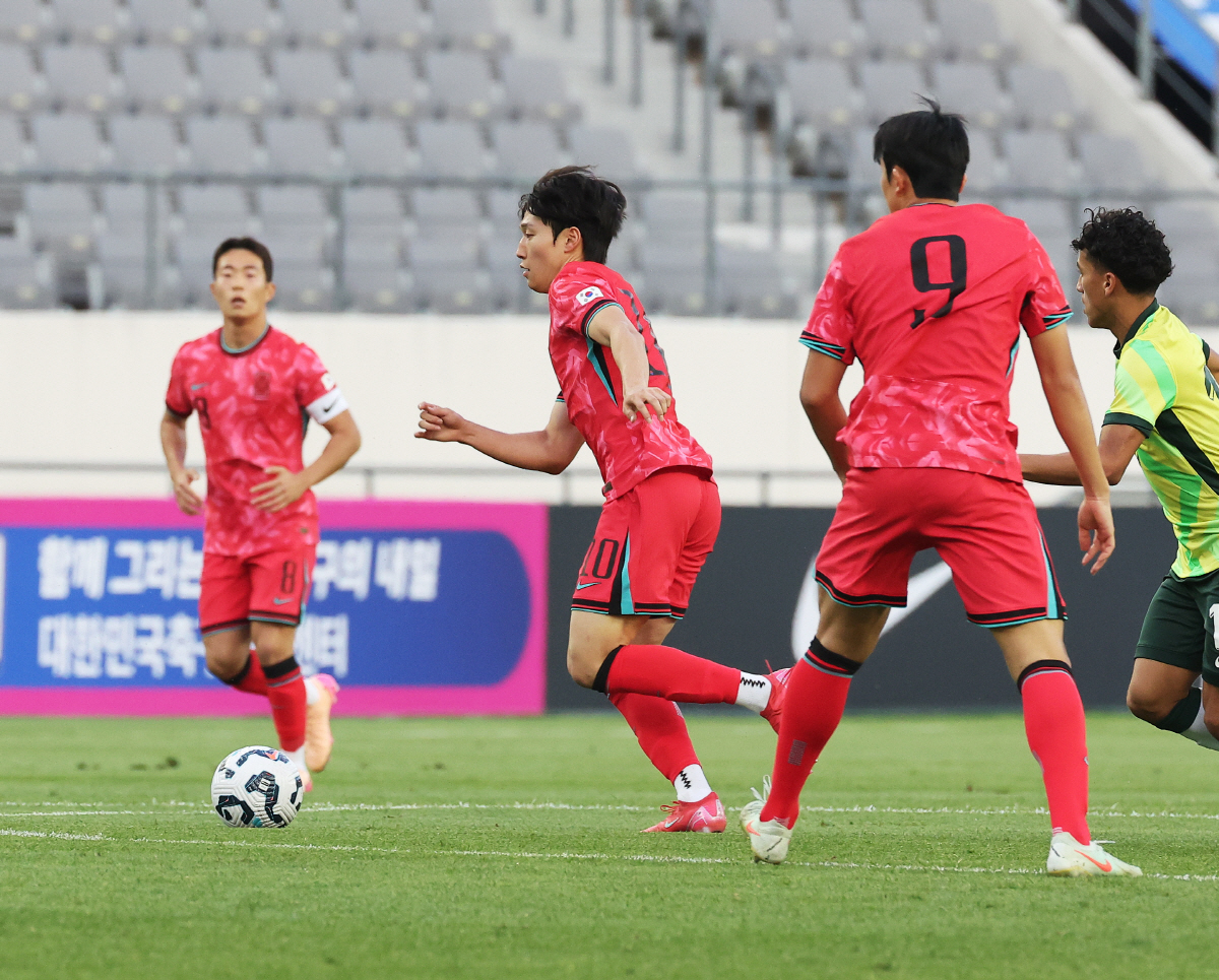 유럽 1년 만에 EPL 이적설...'韓 최고 유망주' 배준호, 이적설 심…
