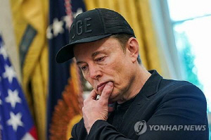 트럼프·머스크 '갈등 심화'에 테슬라 주가 14%↓…206조원 증발(종합)