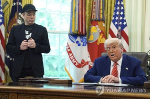 트럼프, 머스크의 감세법안비판에 