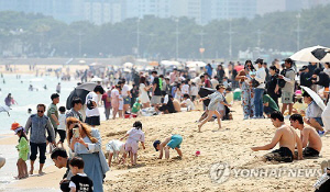 [내일날씨] '낮 최고 24∼32도' 더위 계속…구름 많고 일교차 커