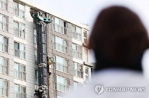 용인 전철공사장 천공기 전도사고 밤샘 수습…해체 작업 착수