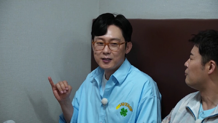 '48세' 전현무, 공개연애만 2번→'20살 어린 女 아나와 열애설'..…