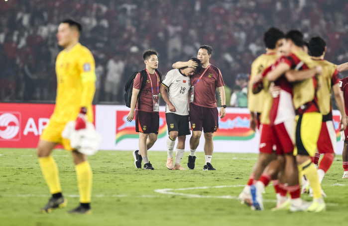 "과르디올라가 와도 똑같아" WC 탈락 후 中 축구 기대감 '폭싹 무너졌…