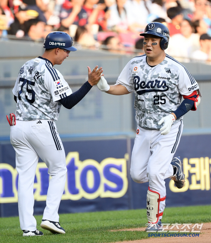 화수분 부활하자 '신구 조화' 완성됐다…첫 홈런, 첫 SV "축하한다"