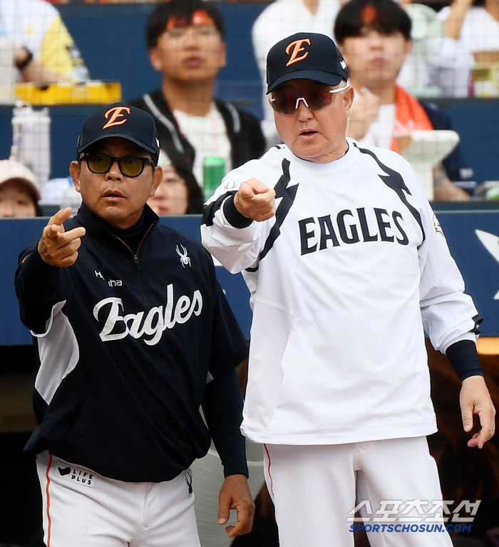 '1위 싸움 치열한데' 류현진 최소 2번 빠진다, 문동주는 언제 오나…"…