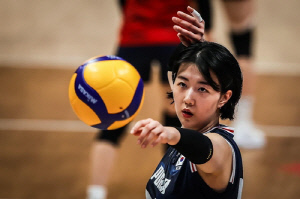 '강소휘 8점' 한국 여자배구, 세계 최강 이탈리아에 0-3 완패