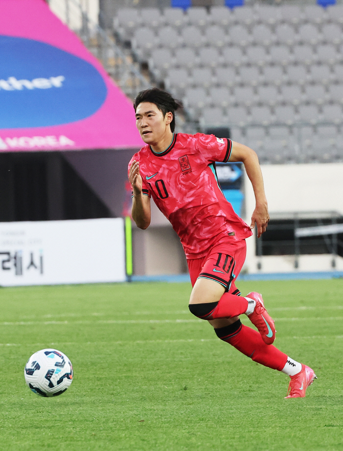 [오피셜]U-22 대표팀서 뛰던 배준호, 쿠웨이트전 위해 홍명보호 합류 '추가발탁'
