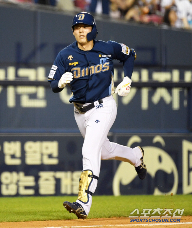 '전격 트레이드 성사' SSG, 4R 지명권+현금 주고 외야수 김성욱 품었다