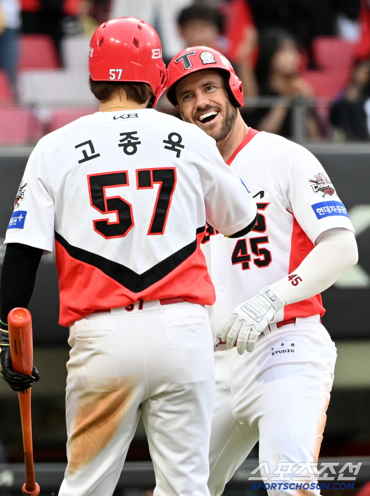 '2번 윤도현-3번 위즈덤' KIA, 좌완 황준서 상대 우타자 6명 기용…