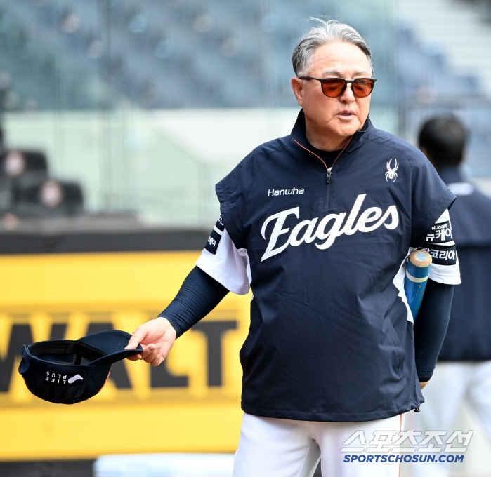 '달감독의 결단' 부동의 4번타자, 최초로 클린업 트리오 이탈…