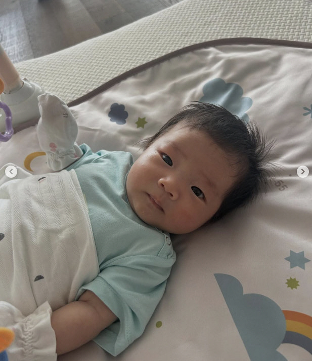 손담비, 독박육아에 울어도 딸은 너무 예뻐…벌써 폭 패인 '보조개 미소'