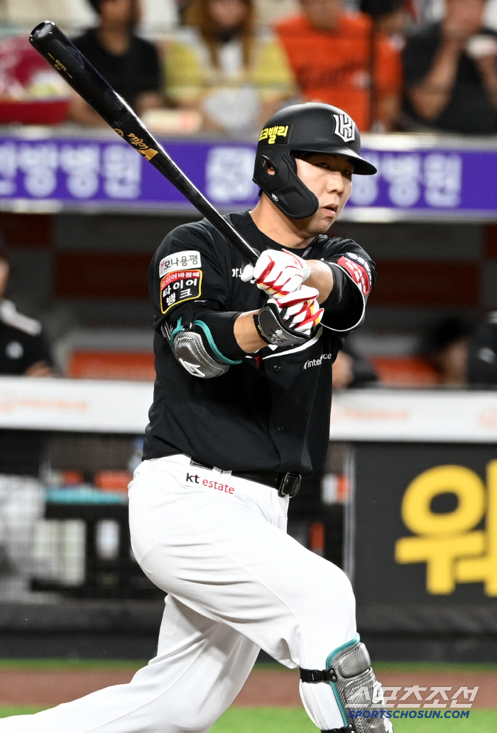 '트레이드 열기 뜨겁다' 역대급 혼돈의 5강, 전력 보강 전쟁 시작됐다