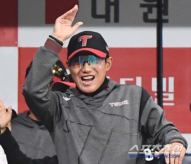 '위기에 강하다. 또 살아난 LG' 송승기 7승+김현수,문보경 투런포 작렬 LG,스윕패 막고 1위 지켰다. 