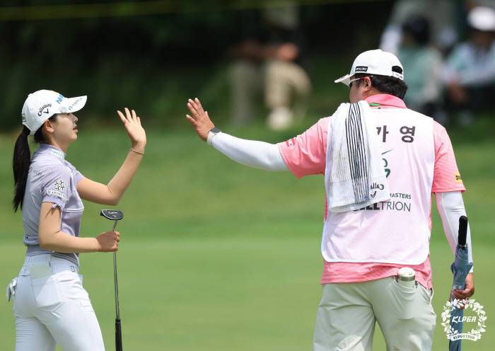 연장 10m 기적의 퍼트 성공시키기 전...1.5m 퍼트 실수에 날아간 …