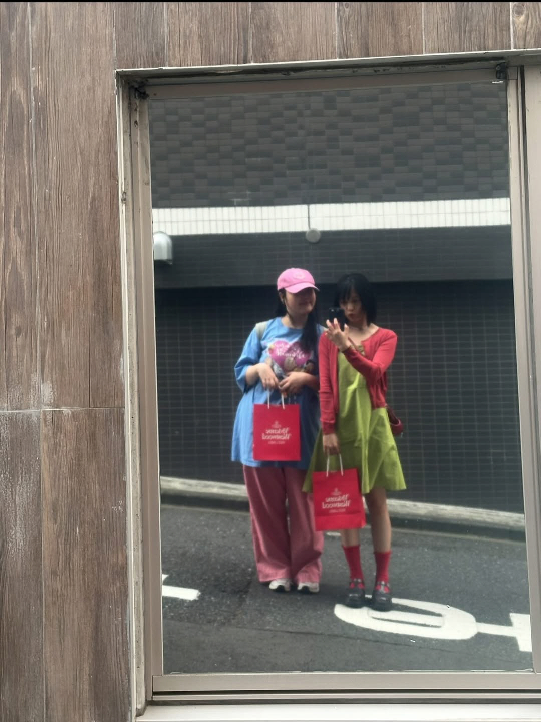 김보라, 이혼 후 달라진 얼굴…일본서 과감한 보정[SCin스타]