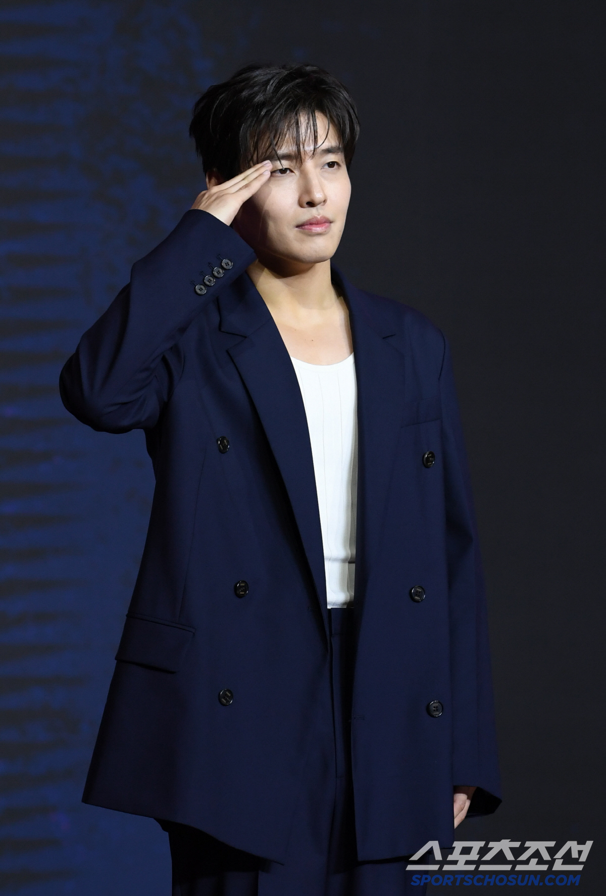 [포토] 강하늘 '각잡힌 거수경례'