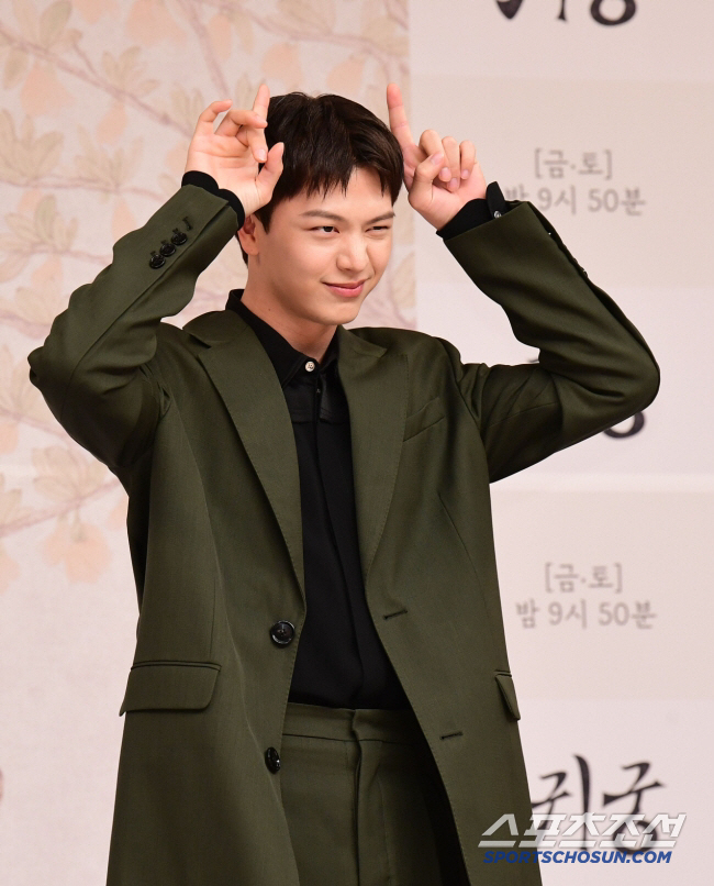 [공식] '귀궁' 육성재 종영소감 “1인2역, 큰 미션 깨듯 극복…팬들께…