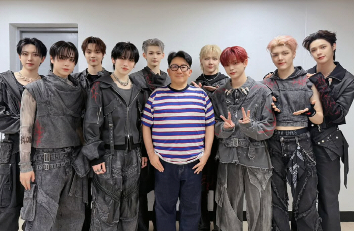 방시혁, 더 홀쭉해진 '유지어터'..건강 이상설 딛고 다이어트 大성공